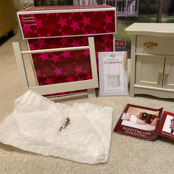 Samantha Parkington/American Girl Commode (excellent condition in box) - Picture 3 of 3